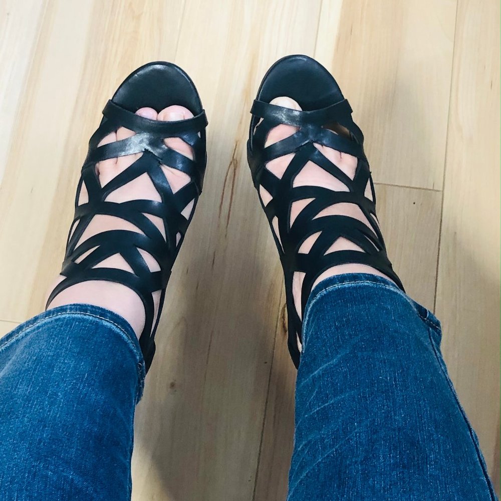 Pretty Sandals - Picture 5 of 11